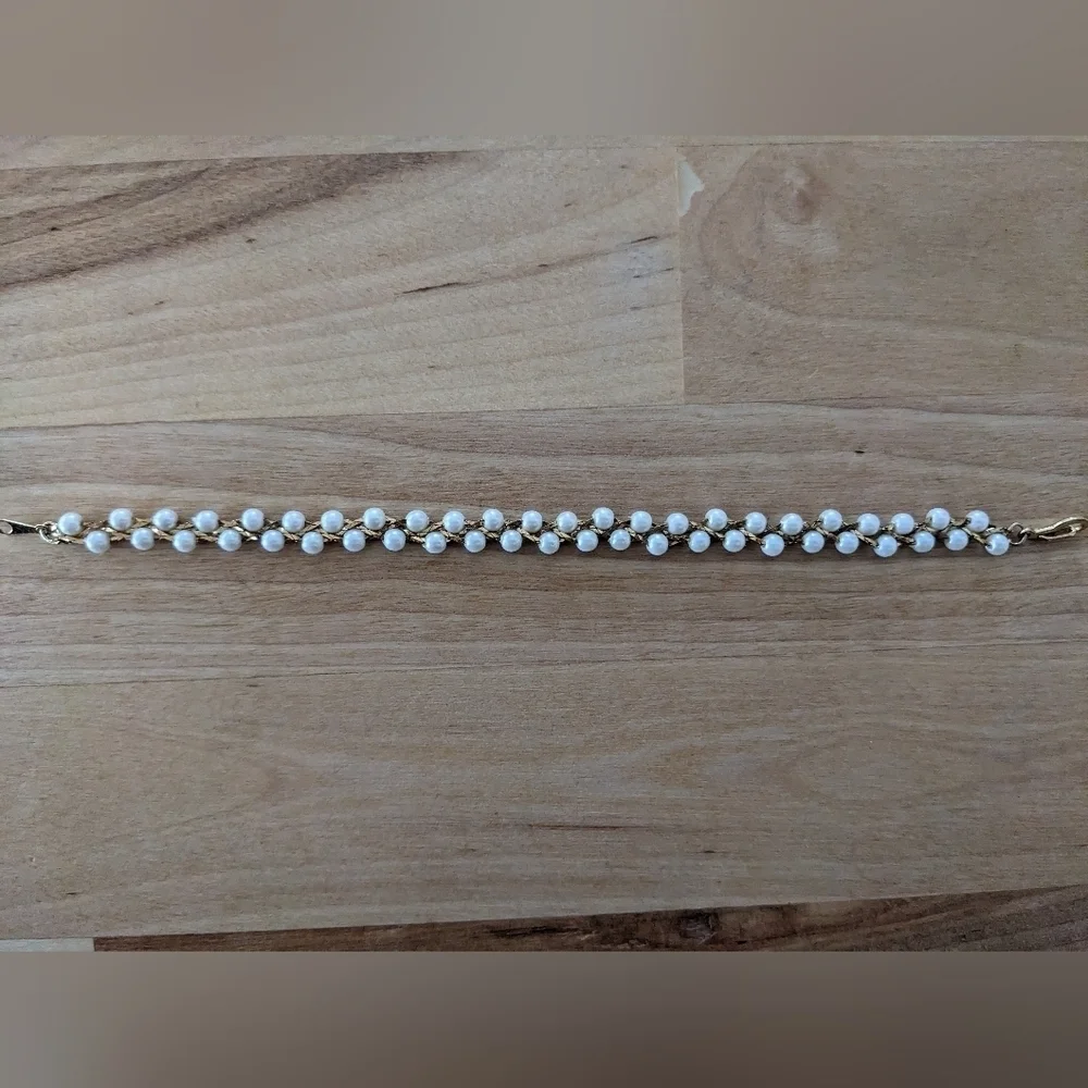 Vintage woven gold tone and pearl bracelet